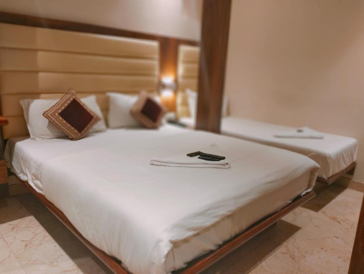 Hotel Adams Inn Near Mumbai Airport Exterior foto